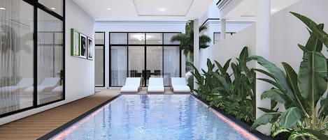 15 kolam renang tertutup