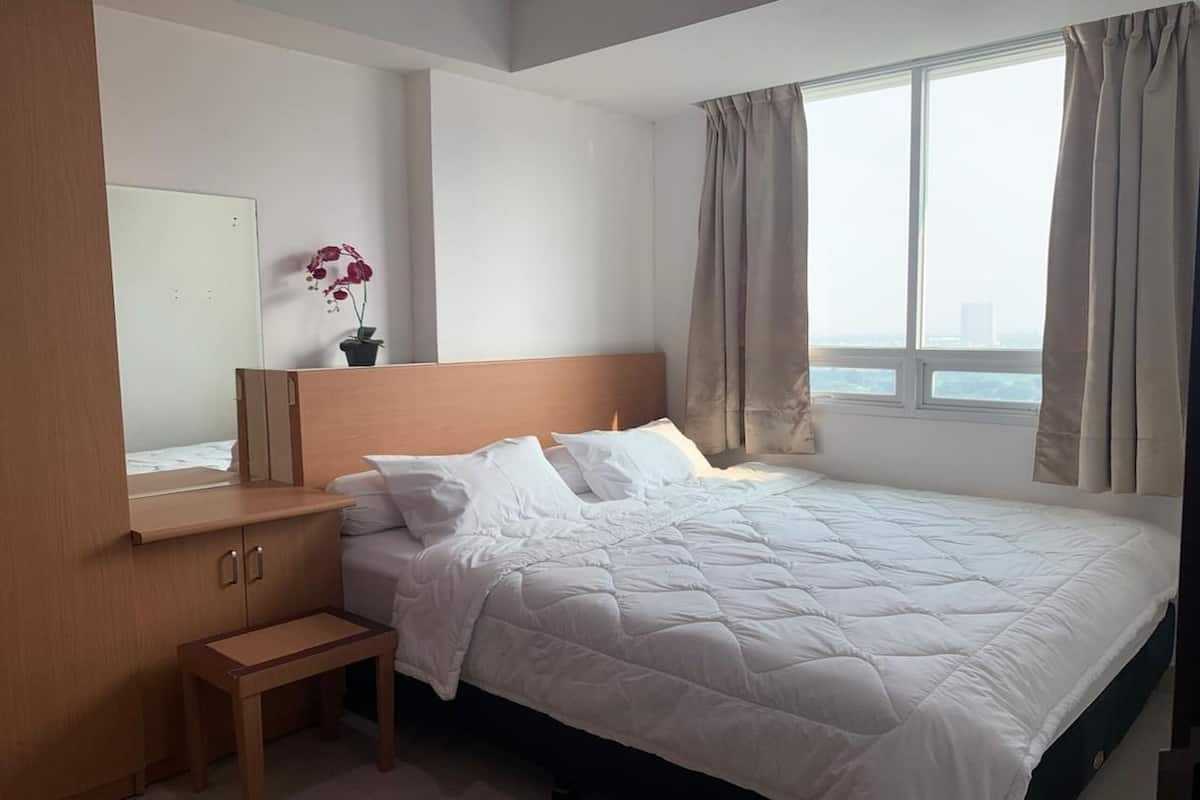 Deluxe-Apartment, 2 Schlafzimmer, Balkon, Stadtblick | 1 Schlafzimmer, Minibar, Schreibtisch, laptopgeeigneter Arbeitsplatz