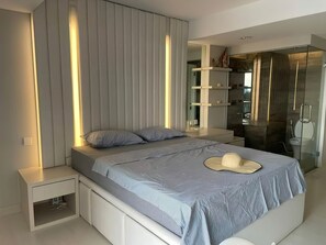 Deluxe-studiolejlighed - balkon - byudsigt | Minibar, skrivebord, arbejdsområde til bærbare computere