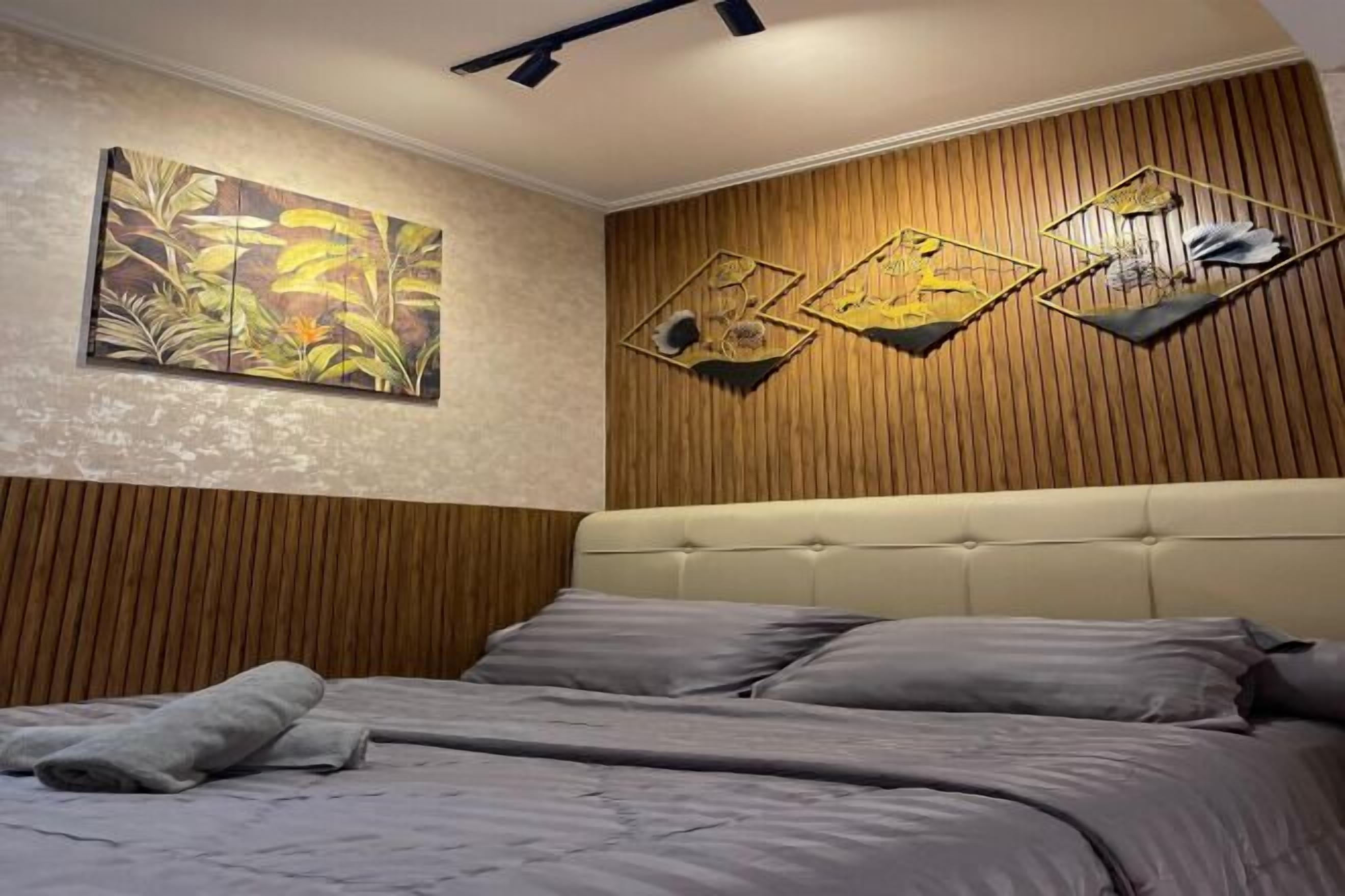 Minibar, desk, laptop workspace, blackout curtains