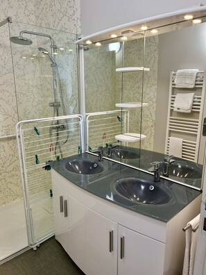 Hair dryer - 4-person air-conditioned apartment 1 bedroom + sofa bed Cliersou 103 (Chatelguyon)