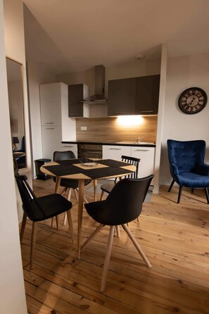 Dining - 4-person air-conditioned apartment 1 bedroom + sofa bed Cliersou 103 (Chatelguyon)