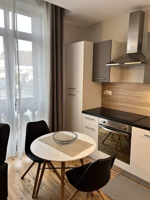 Fridge, microwave, oven, dishwasher