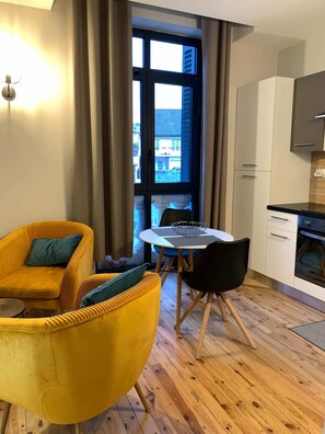 TV - 2-person air-conditioned 1-bedroom apartment near Aïga Resort Puy de la Coquille A02 (Chatelguyon)