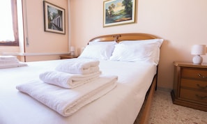 2 quartos, ferros/tábuas de passar roupa, Wi-Fi de cortesia