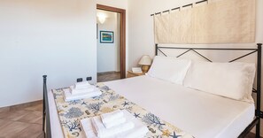 2 chambres, fer et planche à repasser, accès au Wi-Fi (inclus)