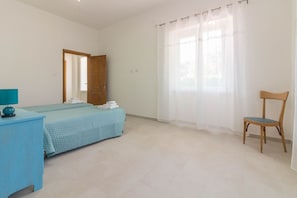 3 bedrooms, iron/ironing board, WiFi