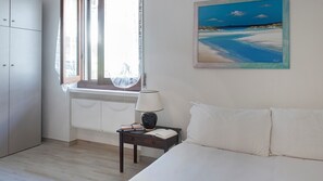 Iron/ironing board, free WiFi, bed sheets - Costa 7A - Studio Apartment, Sleeps 2 (Alghero)