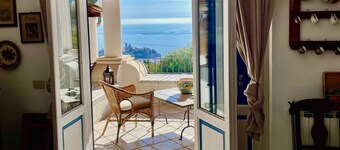 Villa 'A Pisa - One-bedroom apartment with sea view and terrace