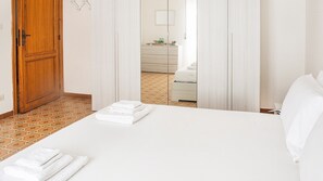 3 chambres, fer et planche à repasser, draps fournis