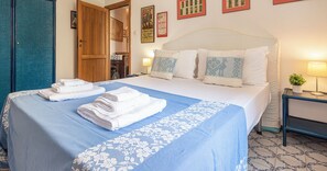 2 bedrooms, iron/ironing board, bed sheets