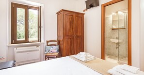 4 Schlafzimmer, Bügeleisen/Bügelbrett, kostenloses WLAN, Bettwäsche