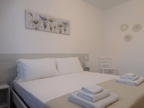 2 chambres, fer et planche à repasser, Wi-Fi gratuit, draps fournis
