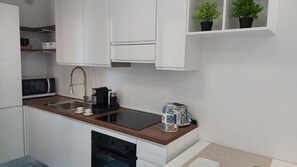 Fridge, microwave, oven, stovetop - Rosamarina - Two Bedroom Apartment, Sleeps 4 (Alghero)