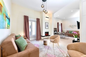 55-inch Smart TV with digital channels - Best Vatican Apartment (Rome)