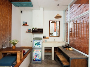 Design Room, 2 Bedrooms, Balcony, Garden View | Private kitchen | Mini-fridge, microwave, oven, stovetop