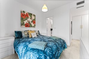 2 bedrooms, iron/ironing board, free WiFi, bed sheets - Elegant seaside retreat on Calle Geranio 27 in lush urbanisation (Mijas)
