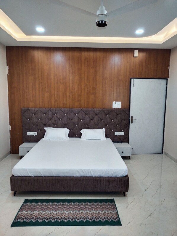 Luxury Room | Free WiFi - Ahilya Resort (Maheshwar)