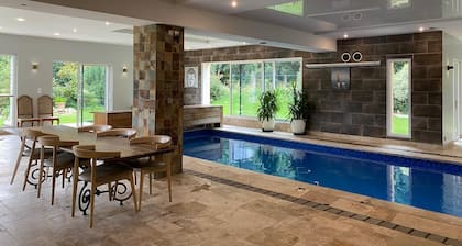 Lafamosia
Entre Loft et villa avec piscine