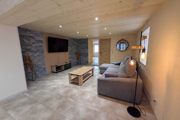 Télévision, table de tennis de table