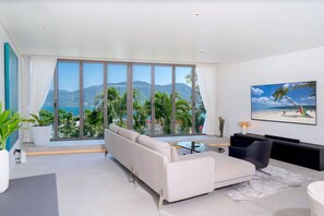 Design Condo, 2 Bedrooms, Ocean View | Ruang tamu