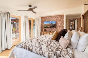 4 chambres, bureau, fer et planche à repasser, lit parapluie