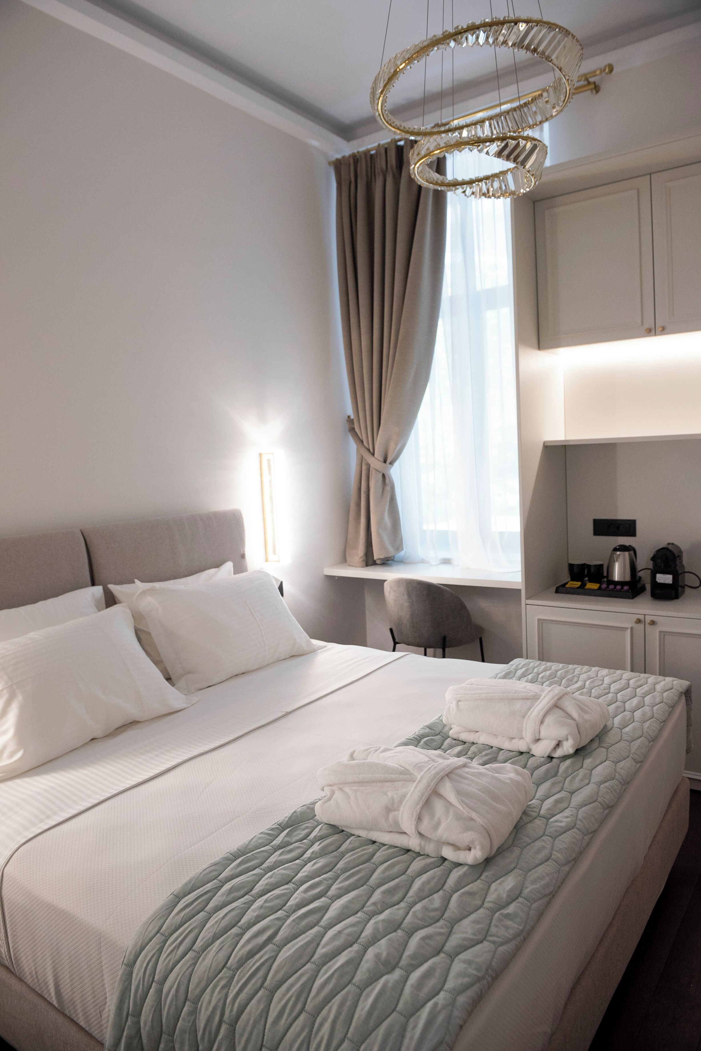 Comfort Double Room | Down duvets, free minibar, in-room safe, soundproofing