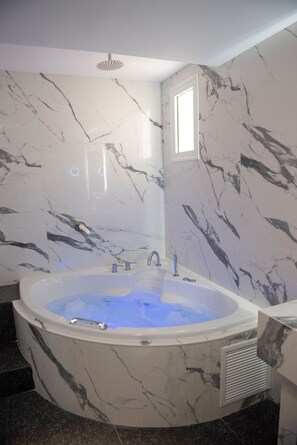 舒適雙人房 | 私人 Spa 浴池