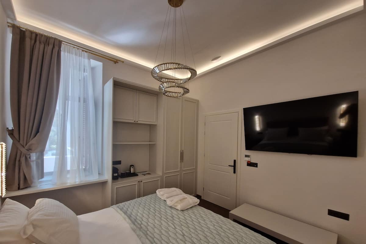 Comfort Double Room | 1 bedroom, down comforters, free minibar, in-room safe