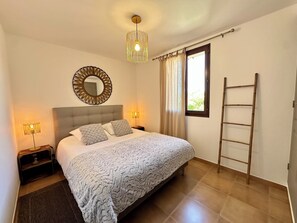 3 chambres, fer et planche à repasser, lit parapluie, Wi-Fi