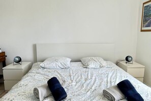 Iron/ironing board, travel cot, WiFi, bed sheets - L'Isle en coeur, air-conditioned house with garden and swimming pool. (L'Isle-sur-la-Sorgue)