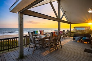 Outdoor dining - Beachfront w/ Modern Interior, Swim Spa, Yard Games & Fire Pit (Gilchrist)