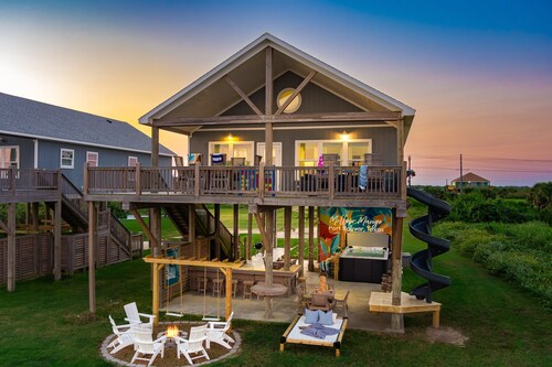 Beachfront Oasis! Swim Spa, Firepit, Slide + More!