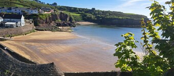 An Teach Beag- Dunmore East