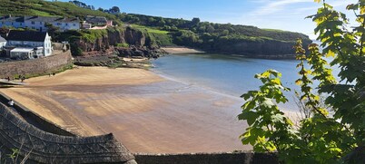 An Teach Beag- Dunmore East