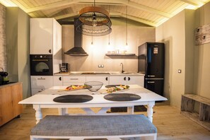 Cottage, Garden View | Living area