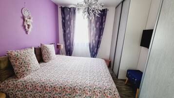 3 bedrooms, iron/ironing board, free WiFi, bed sheets