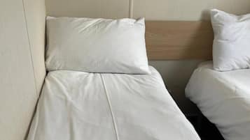 Cabin | 2 bedrooms, iron/ironing board, free WiFi, bed sheets