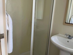 Cabin | Bathroom