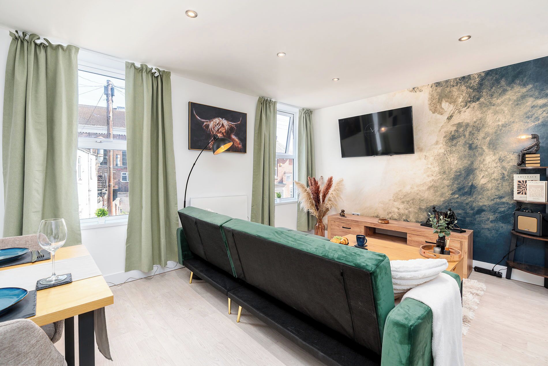 Smart TV, music library, stereo