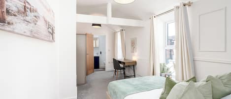 2 bedrooms, desk, iron/ironing board, travel cot