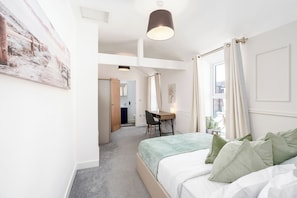 2 bedrooms, desk, iron/ironing board, travel crib