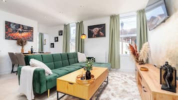 Smart TV, music library, stereo