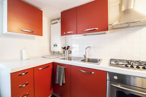 Refrigerador, horno, parrilla de estufa y lavavajillas 