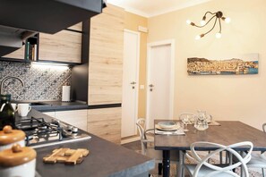 Fridge, oven, stovetop, dishwasher