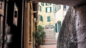 Property grounds - Patty's home - Convenient residential apartment near  city center (Genova)