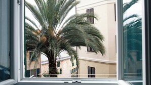 Interior - Patty's home - Convenient residential apartment near  city center (Genova)