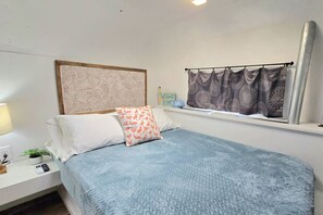 1 habitación, escritorio, wifi y ropa de cama