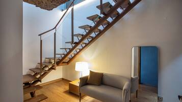 In-room safe, blackout curtains, free WiFi