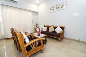 Reception - Pinaki Comfort Stay, Vile Parle - Near Airport (Mumbai)